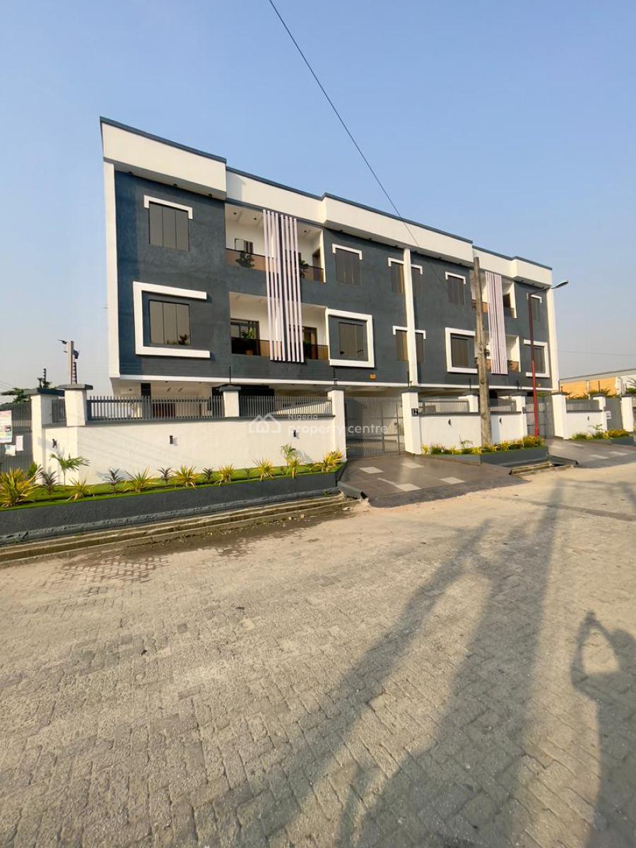 Exclusively Finished  4 Bed Terrace Duplex with Private Compound & Bq, Lekki Phase 1, Lekki, Lagos, Terraced Duplex for Sale