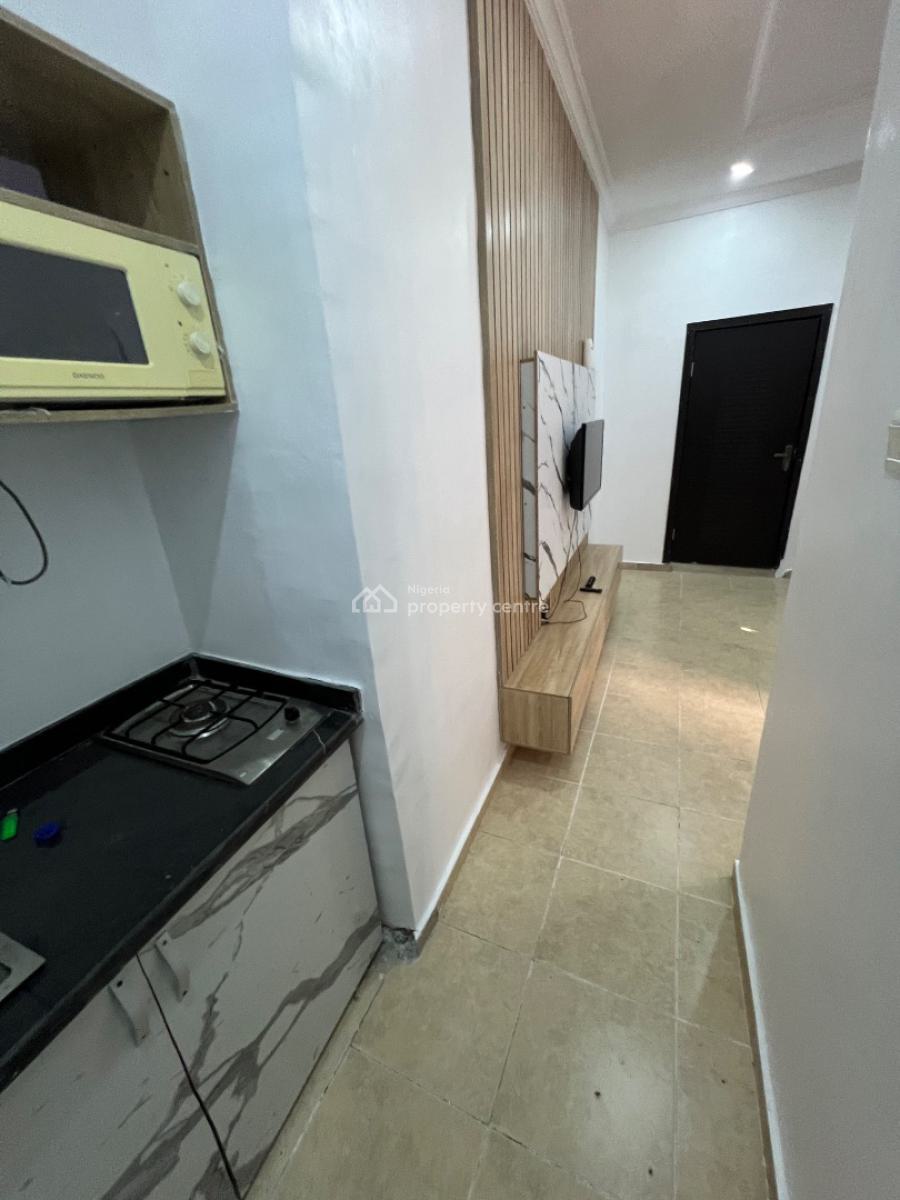 Partly Furnished and Fully Serviced Room & Parlour in Osapa London, Osapa, Lekki, Lagos, Mini Flat (room and Parlour) for Rent