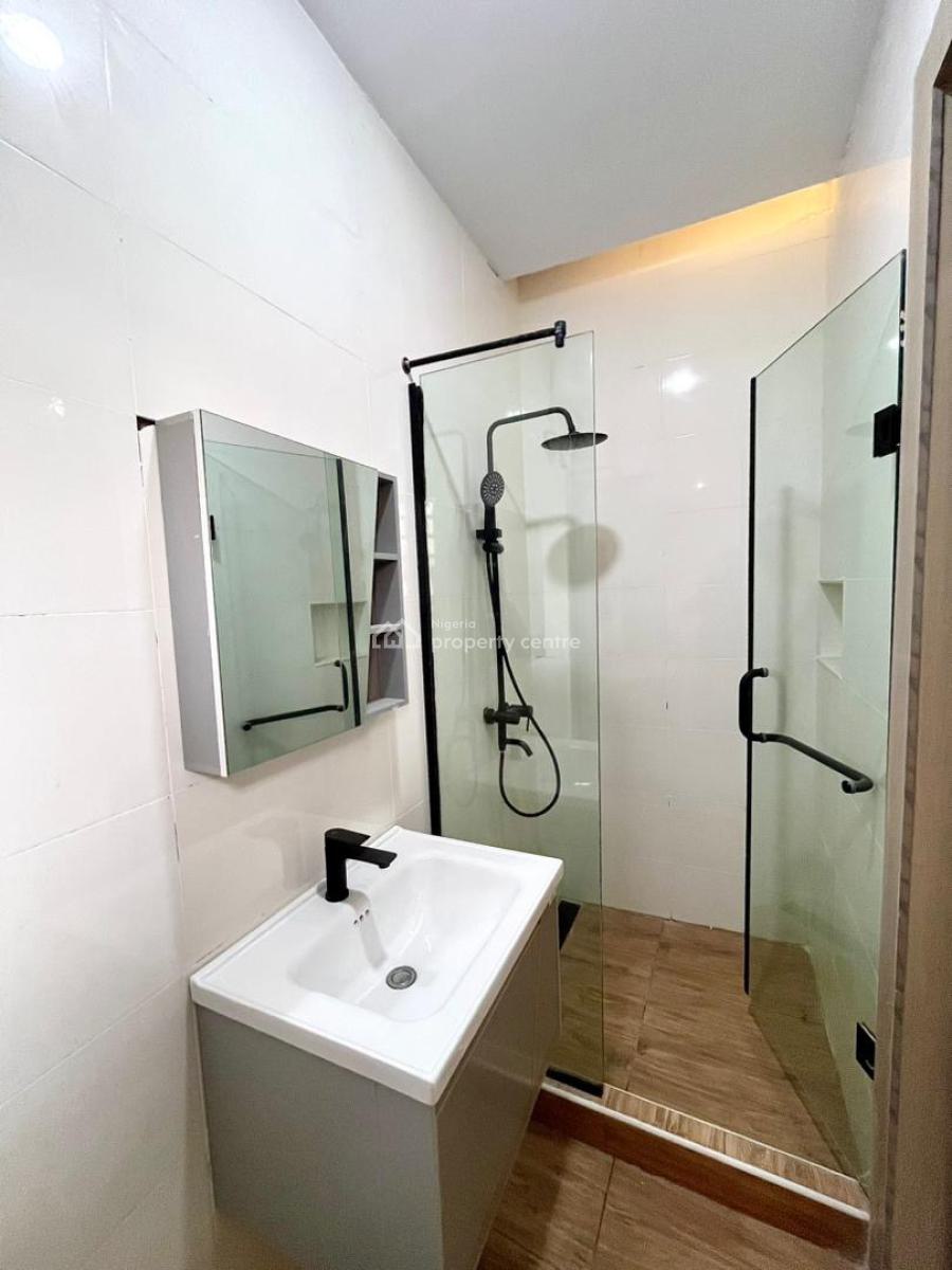 Luxury 2 Bedroom Apartment with Swimming Pool & Gym, Lekki Phase 1, Lekki, Lagos, Flat / Apartment for Sale