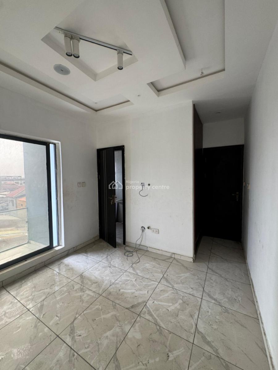 2 Bedroom Apartment, Ologolo, Lekki, Lagos, Flat / Apartment for Rent