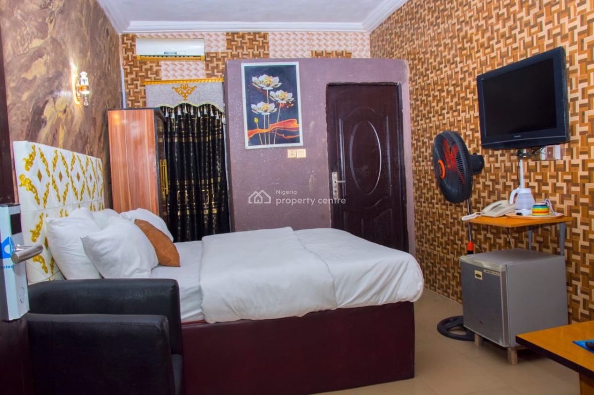 Lovely 20 Bedrooms Functioning Hotel  in a Serene Environment, Off Roadsafety Road  Egbu, Owerri North, Imo, Hotel / Guest House for Sale