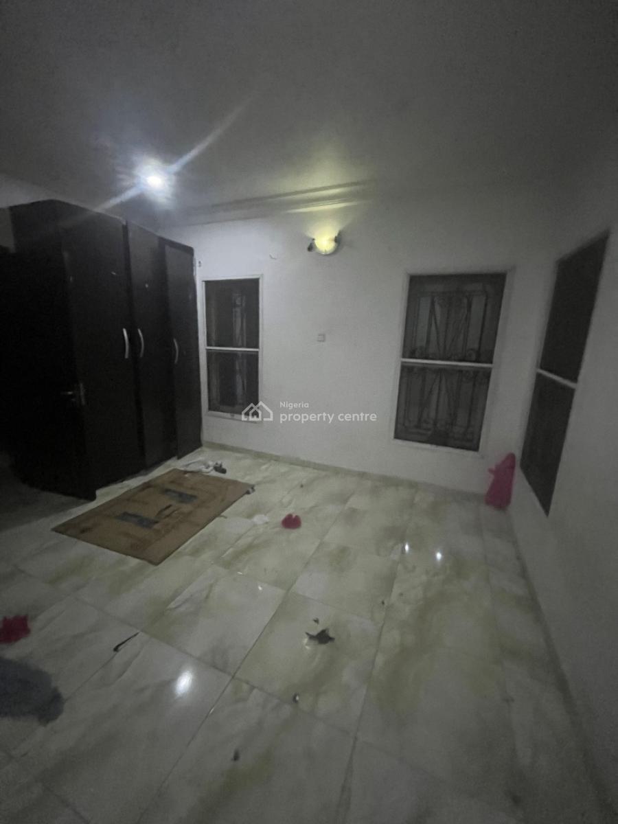 Luxury Well Ventilated Single Room in a Shared Apartment, Lekki Peninsula Scheme 2 Abraham Adesanya, Ajah, Lagos, Flat / Apartment for Rent