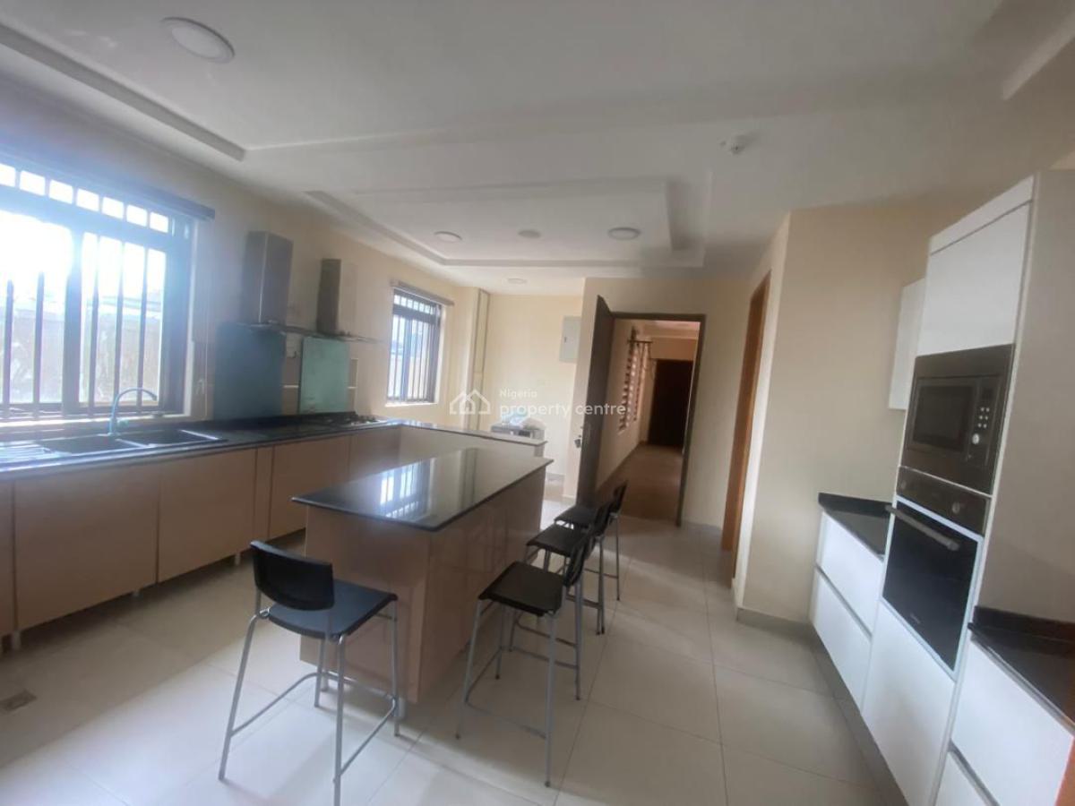 Top-notch 3-bedroom Apartment in Lekki, Lekki Phase 1, Lekki, Lagos, Flat / Apartment for Rent