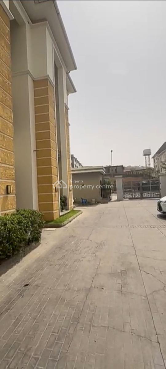 a Very Good Spacious 4-bedroom Terrace Duplex + 1bq, Guzape District, Abuja, Terraced Duplex for Rent