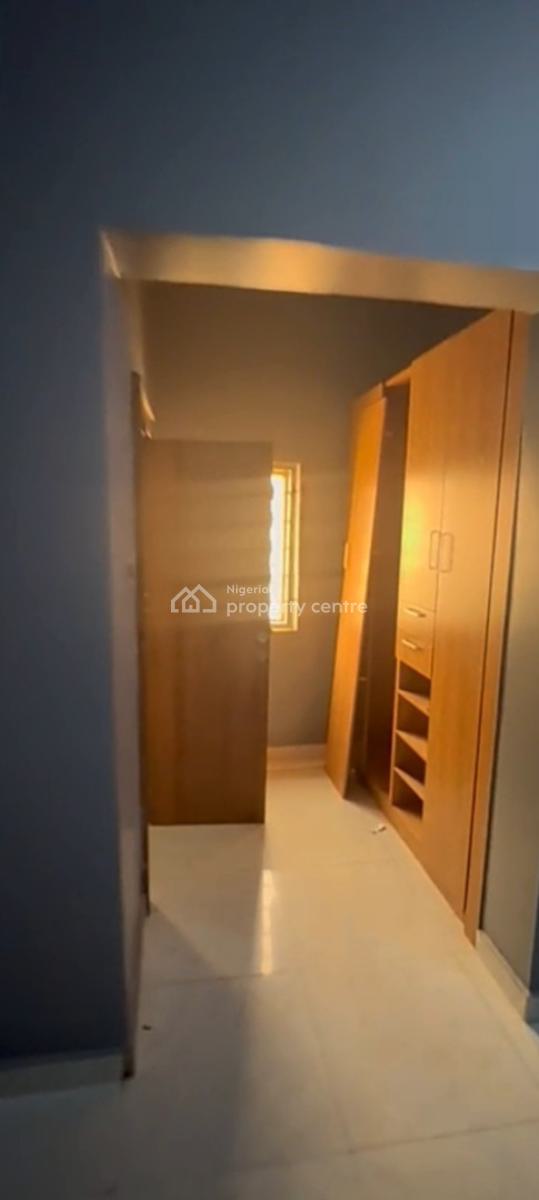 a Very Good Spacious 4-bedroom Terrace Duplex + 1bq, Guzape District, Abuja, Terraced Duplex for Rent