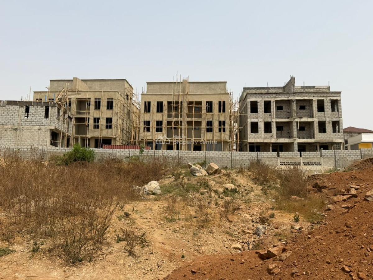 4 Bedrooms Semi Detached Duplex with a Penthouse, Guzape District, Abuja, Semi-detached Duplex for Sale