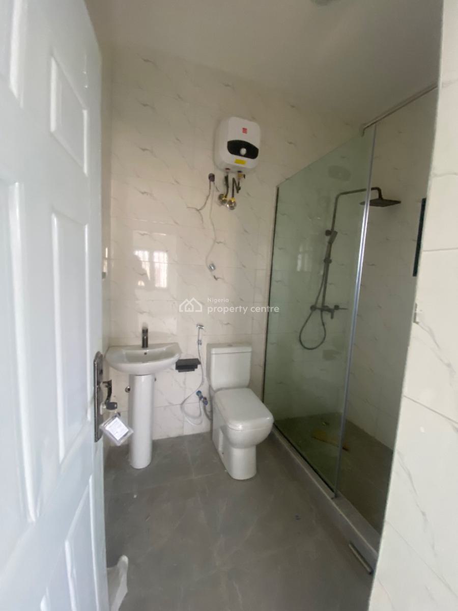 Beautiful 3 Bedroom Apartment in a Serene Neighborhood, Sabon Lugbe, Lugbe District, Abuja, Flat / Apartment for Sale