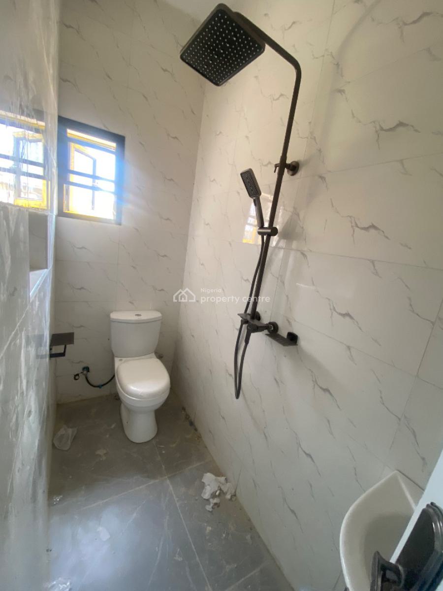 Beautiful 3 Bedroom Apartment in a Serene Neighborhood, Sabon Lugbe, Lugbe District, Abuja, Flat / Apartment for Sale