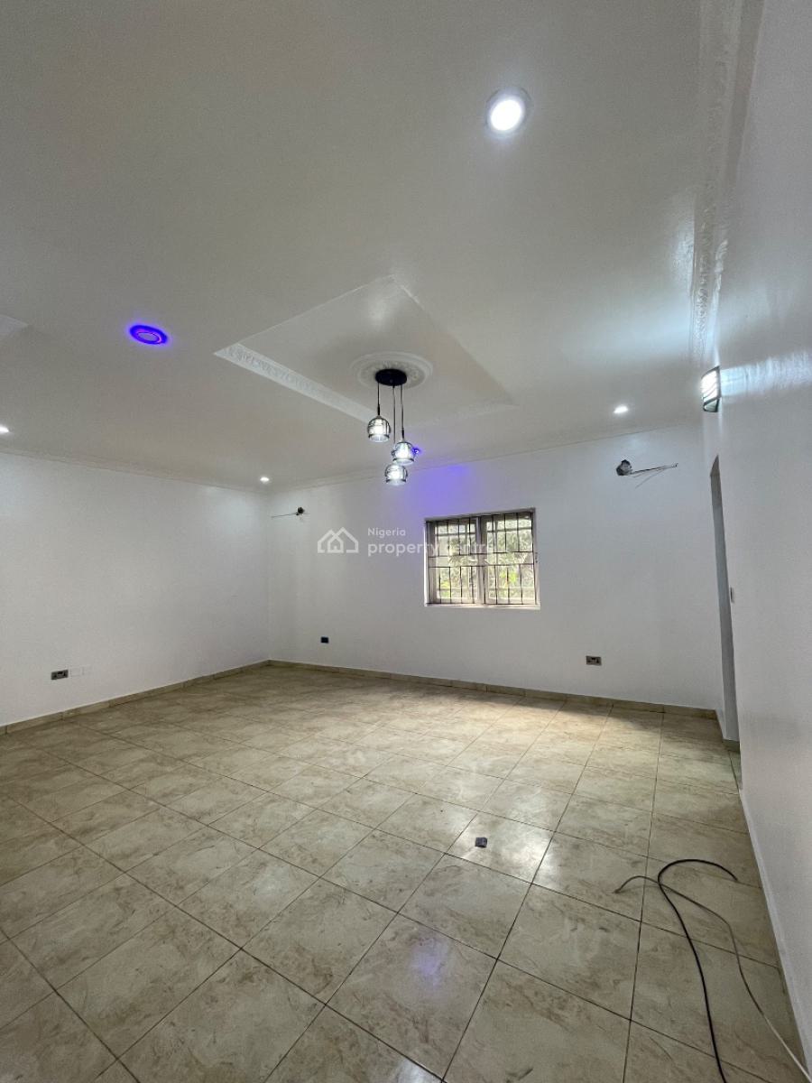 Spacious 2 Bedroom Apartment, Lekki Phase 1, Lekki, Lagos, Flat / Apartment for Rent