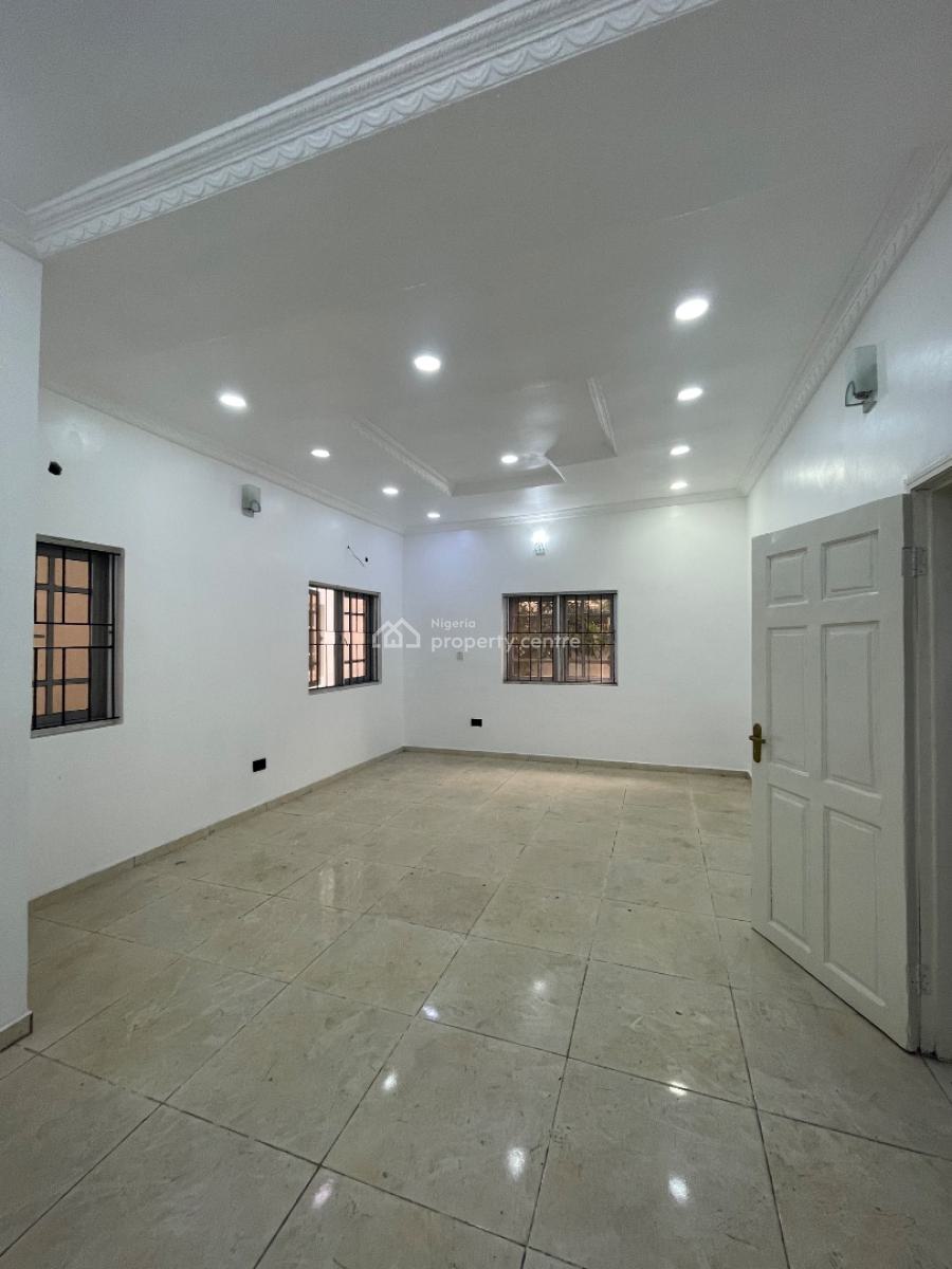Spacious 2 Bedroom Apartment, Lekki Phase 1, Lekki, Lagos, Flat / Apartment for Rent