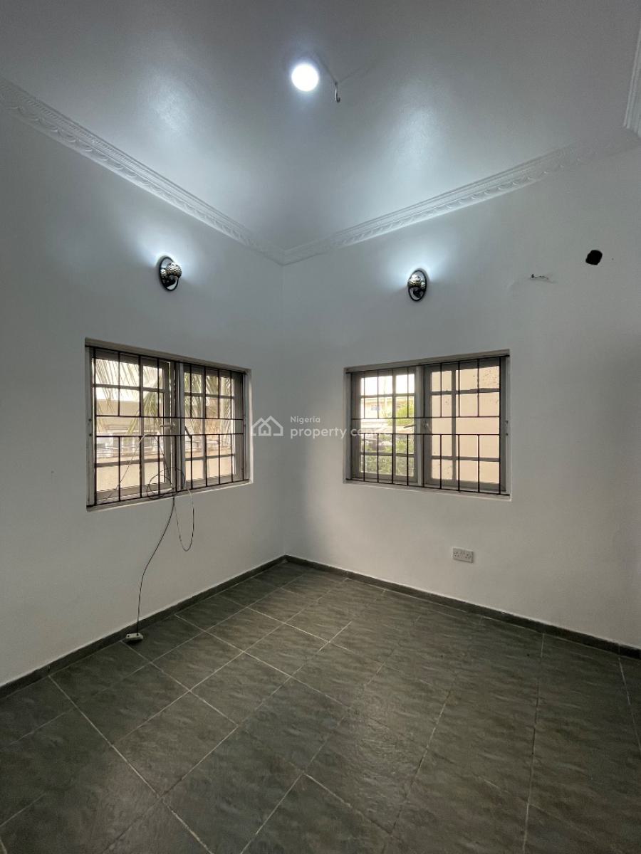 Spacious 2 Bedroom Apartment, Lekki Phase 1, Lekki, Lagos, Flat / Apartment for Rent