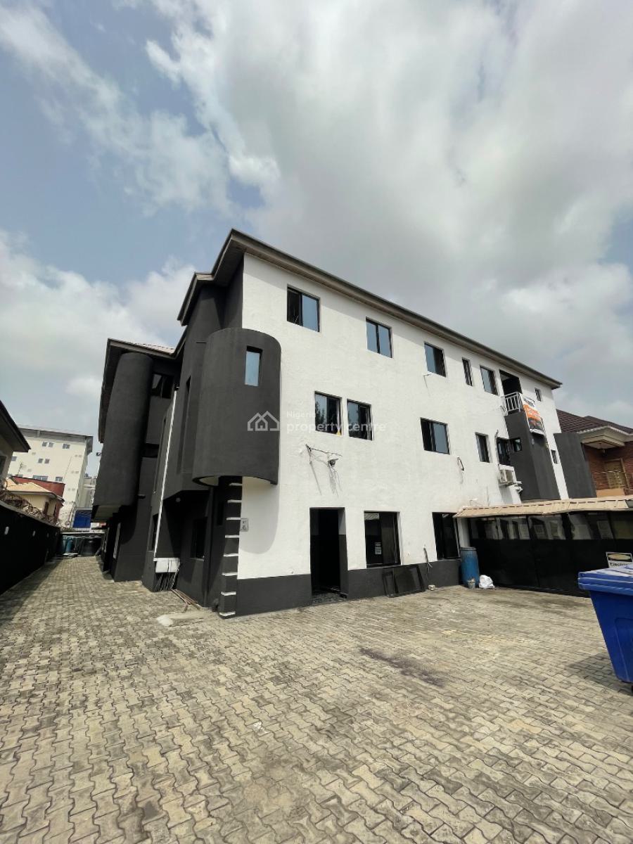 Spacious 3 Bedroom Apartment, Lekki Phase 1, Lekki, Lagos, Flat / Apartment for Rent