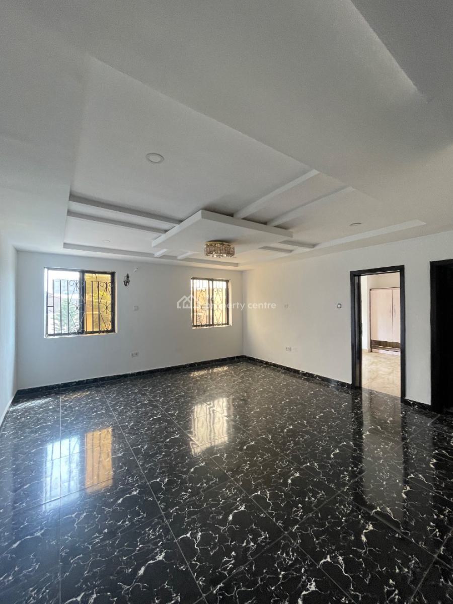 Spacious 3 Bedroom Apartment, Lekki Phase 1, Lekki, Lagos, Flat / Apartment for Rent