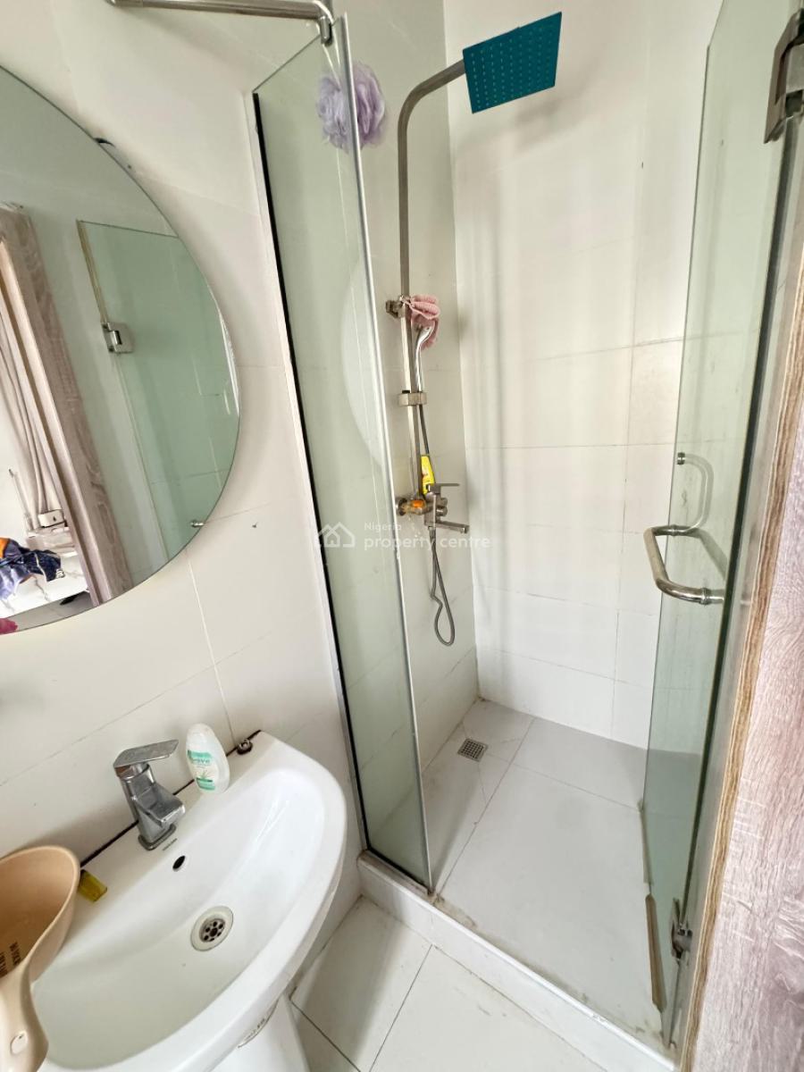 2 Bedroom Apartment ( Shared Flat ), Chevron Drive, Lekki Phase 2, Lekki, Lagos, Flat / Apartment for Rent