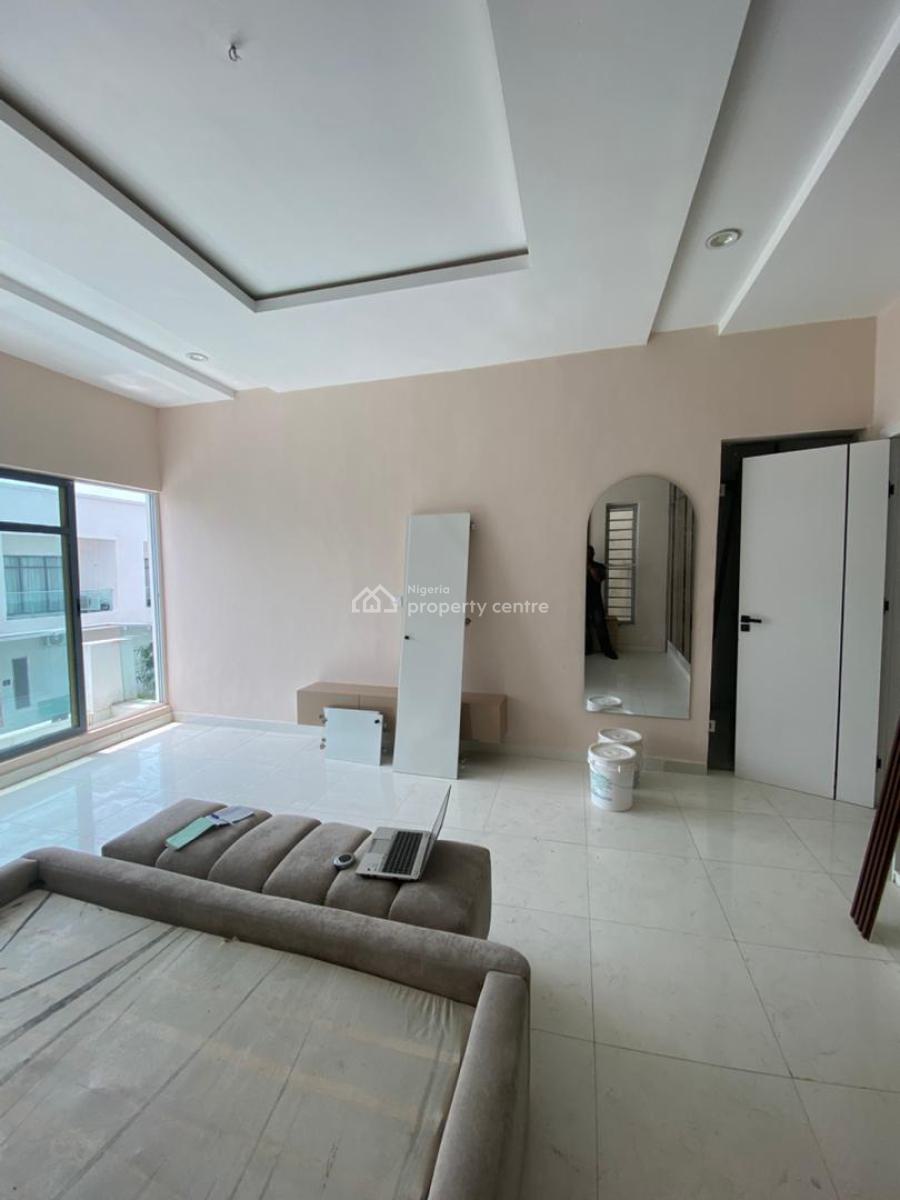 Aesthestic Masters Bedroom  with Balcony , Pool ,gym Sharing Kitchen, Orchid Road Before Roundabout, Lekki, Lagos, Flat / Apartment for Rent