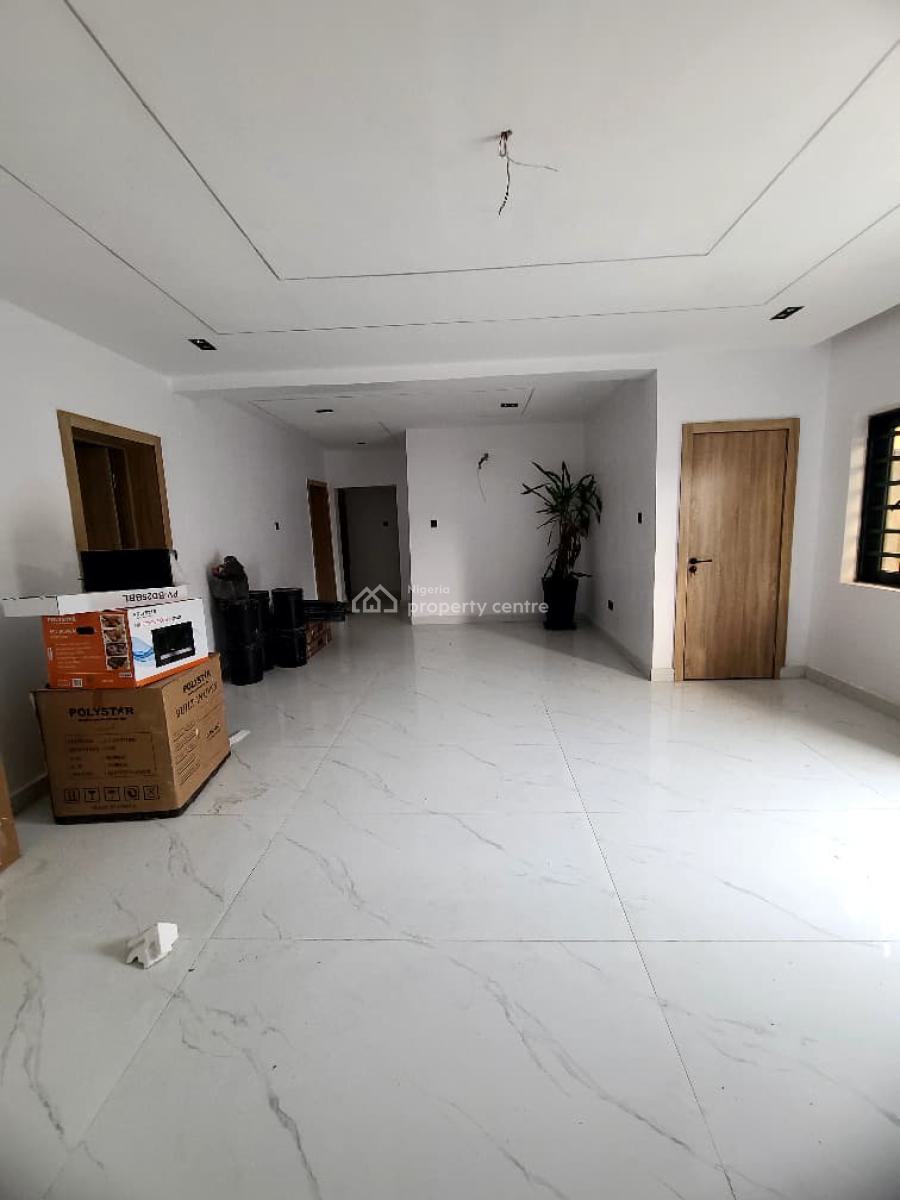 Unfurnished 3-bedroom Apartment, Akoka, Yaba, Lagos, Flat / Apartment for Rent