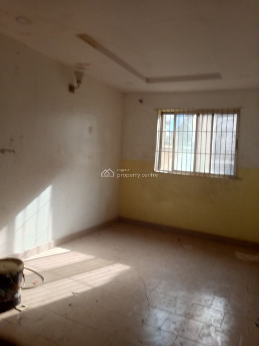 Spacious 3bed Room Flat in a Good Environment, Alagomeji, Yaba, Lagos, Flat / Apartment for Rent