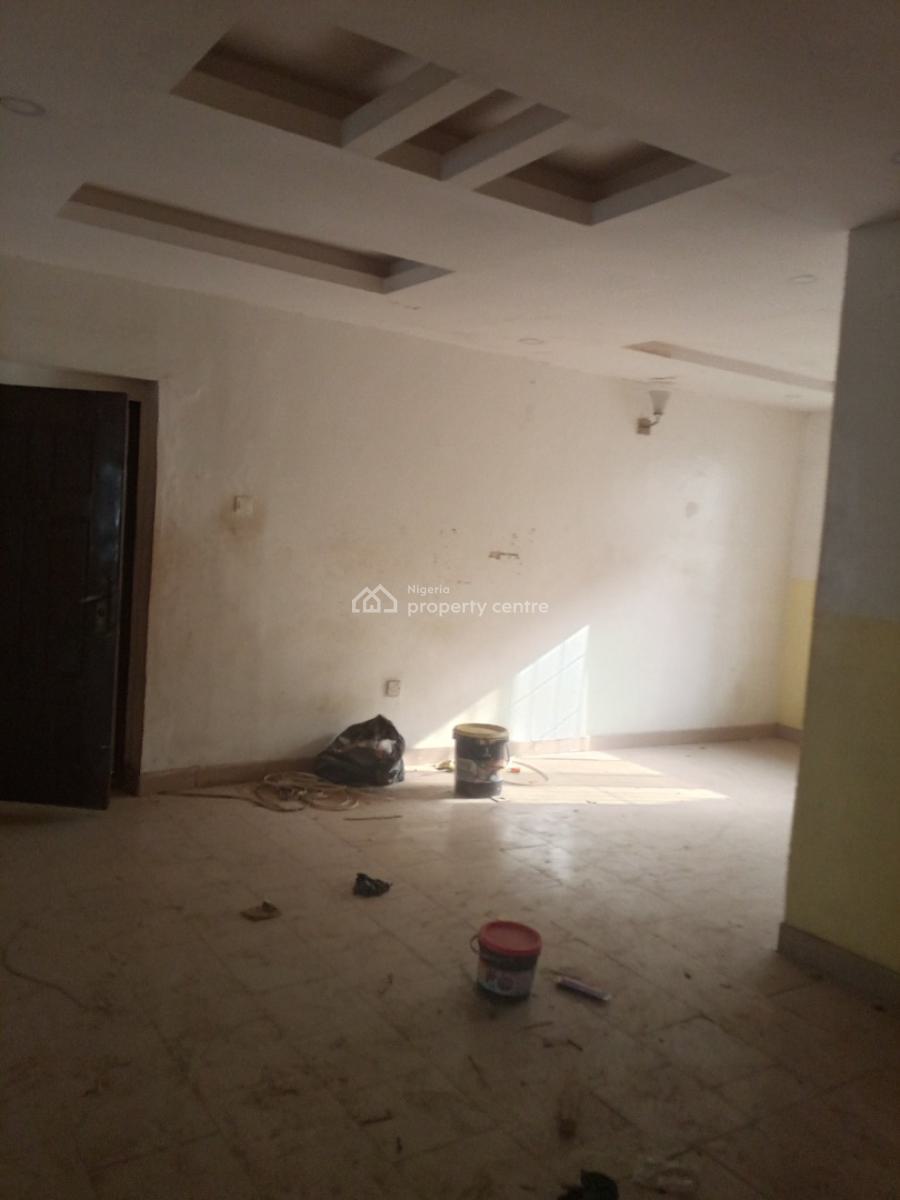 Spacious 3bed Room Flat in a Good Environment, Alagomeji, Yaba, Lagos, Flat / Apartment for Rent