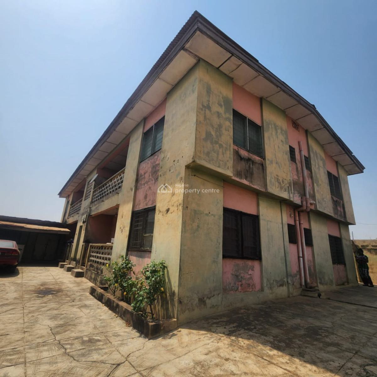 a Standard 4 Flats of 3 Bedroom, Julian Nursery and Primary School,aromolaran, Ibadan, Oyo, Block of Flats for Sale