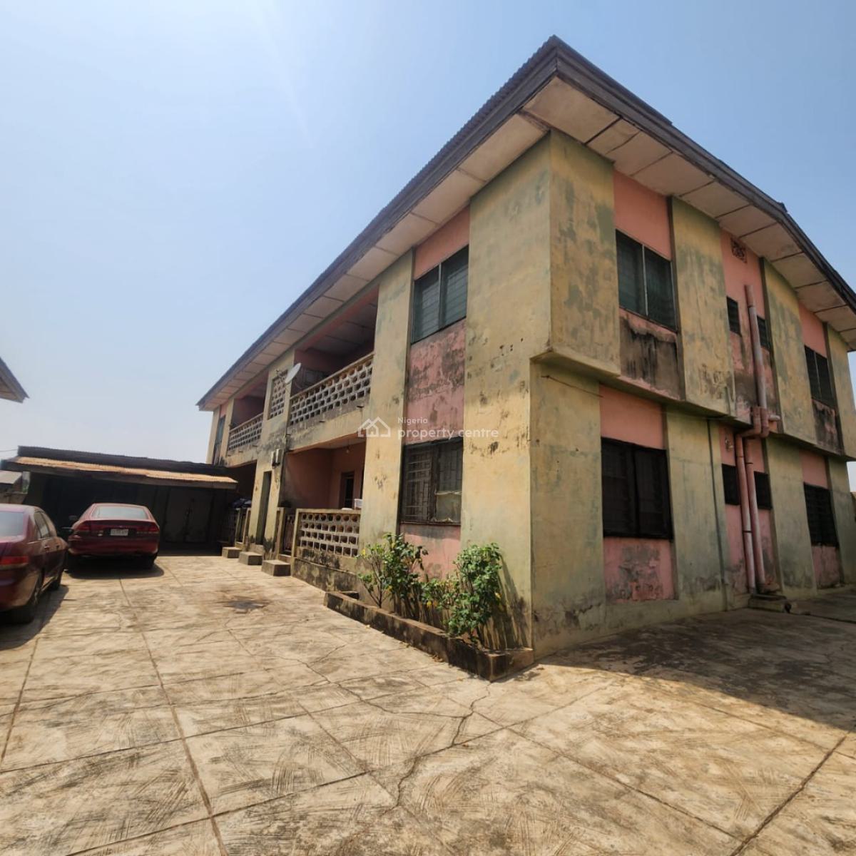 a Standard 4 Flats of 3 Bedroom, Julian Nursery and Primary School,aromolaran, Ibadan, Oyo, Block of Flats for Sale