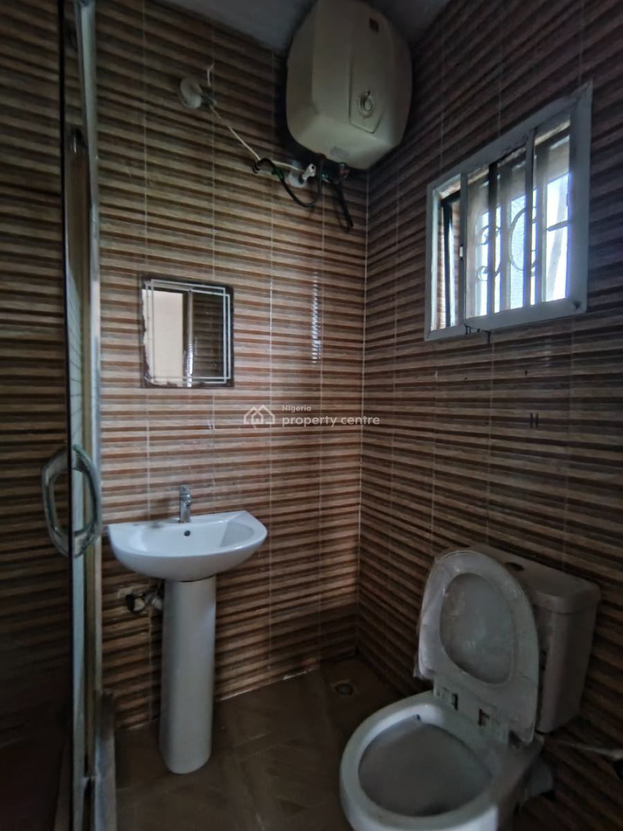 a 3 Bedroom Flat, By Newroad, Opposite Chevron, Lekki, Lagos, Flat / Apartment for Rent
