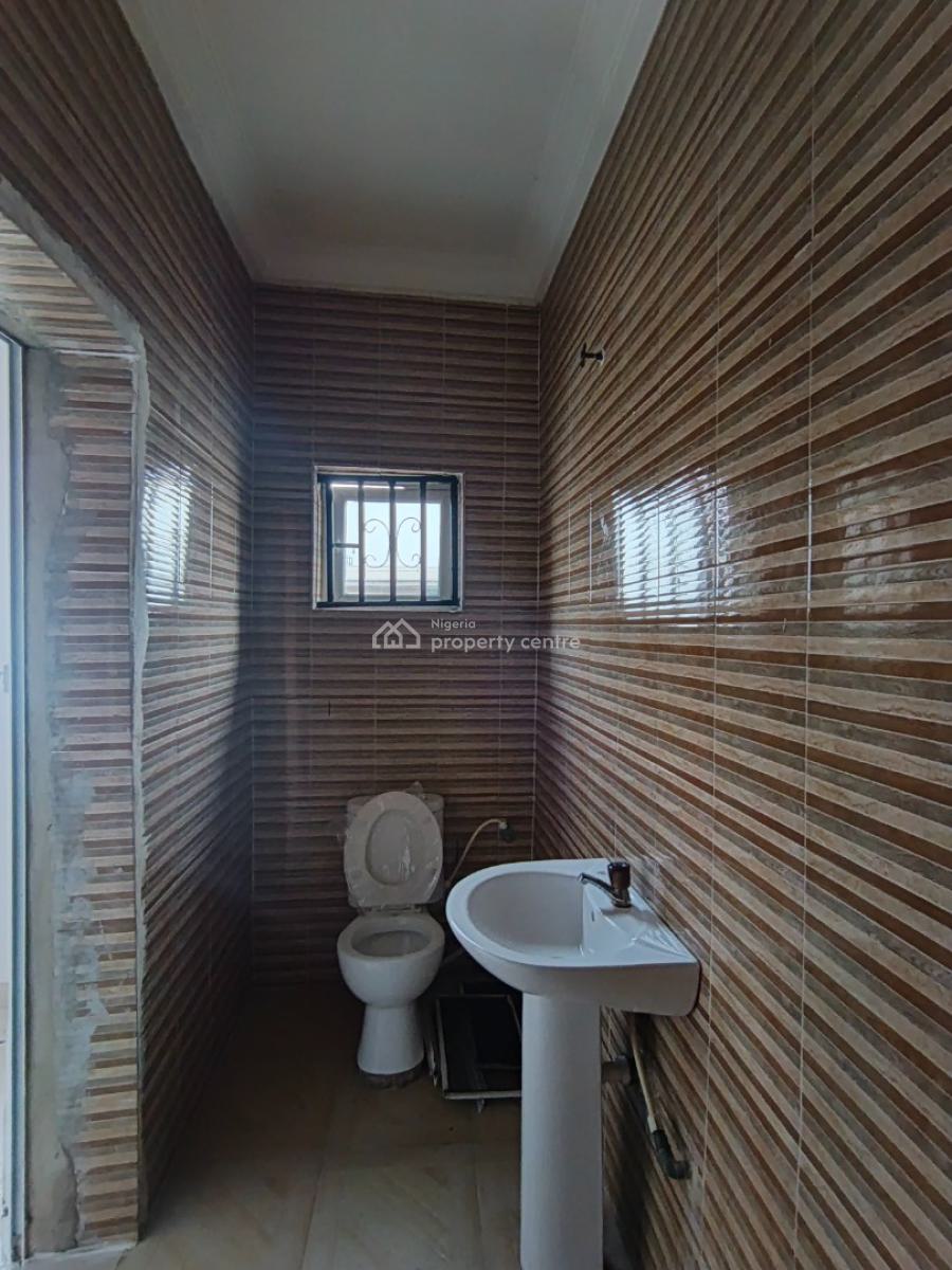 a 3 Bedroom Flat, By Newroad, Opposite Chevron, Lekki, Lagos, Flat / Apartment for Rent