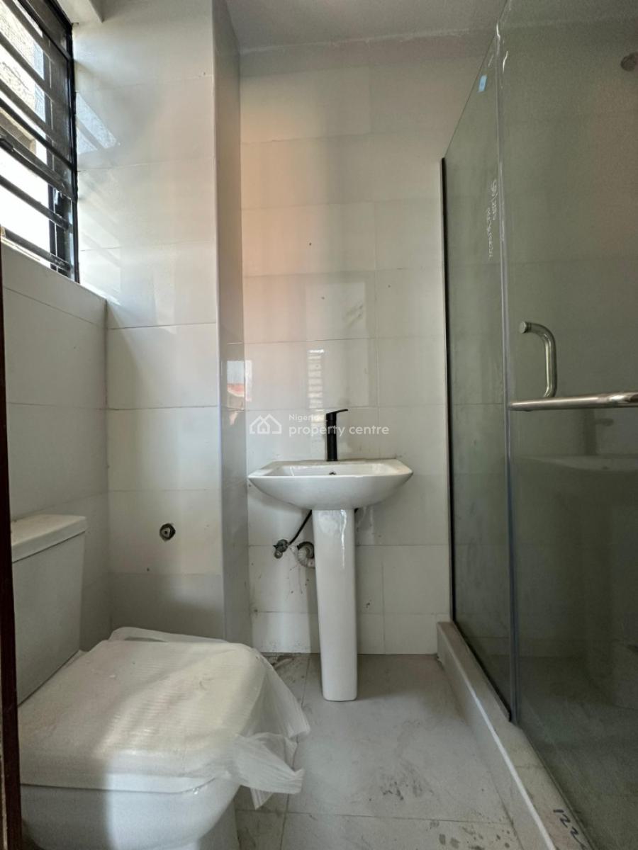 Executive 2 Bedroom Apartments, Ologolo, Lekkiì, Lagos., Lekki, Lagos, Flat / Apartment for Sale