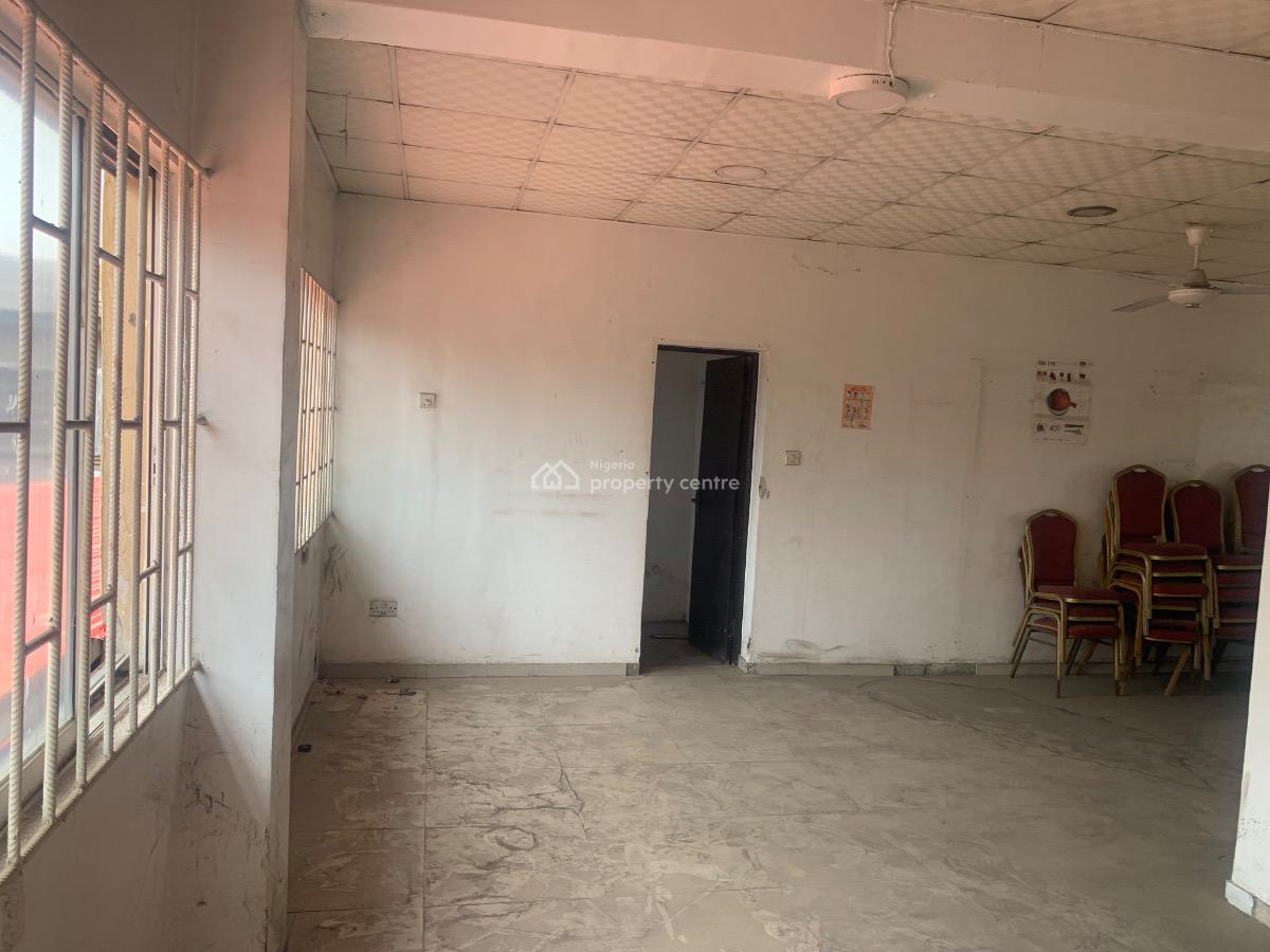 Well Maintained 200 Sqmtr Office Space, Itire Road, Surulere, Lagos, Office Space for Rent