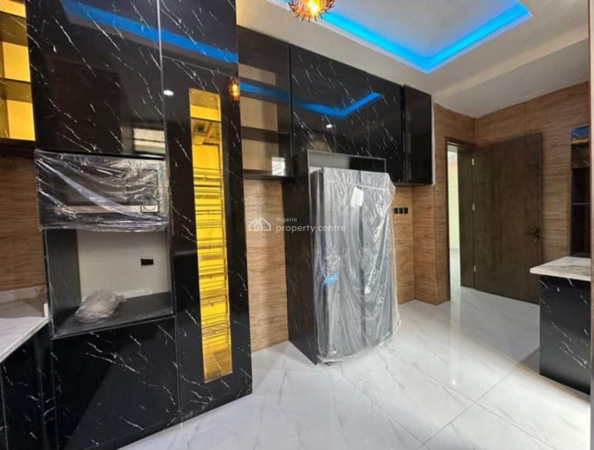 Well Finished 3 Bedroom Apartments, Lekki Phase 1, Lekki, Lagos, Flat / Apartment for Sale