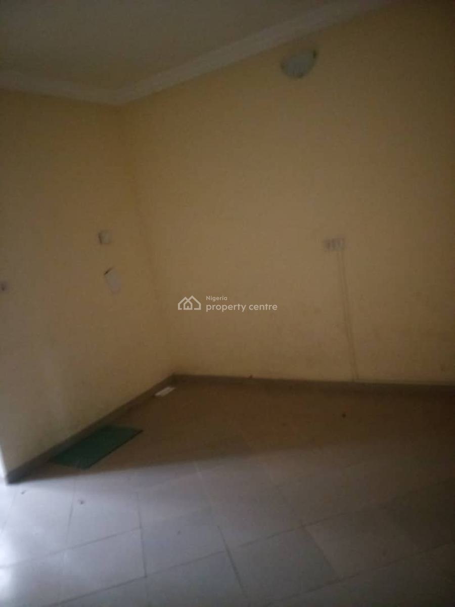 Spacious and Clean 2 Bedroom Flat, Lekki Phase 1, Lekki, Lagos, Flat / Apartment for Rent