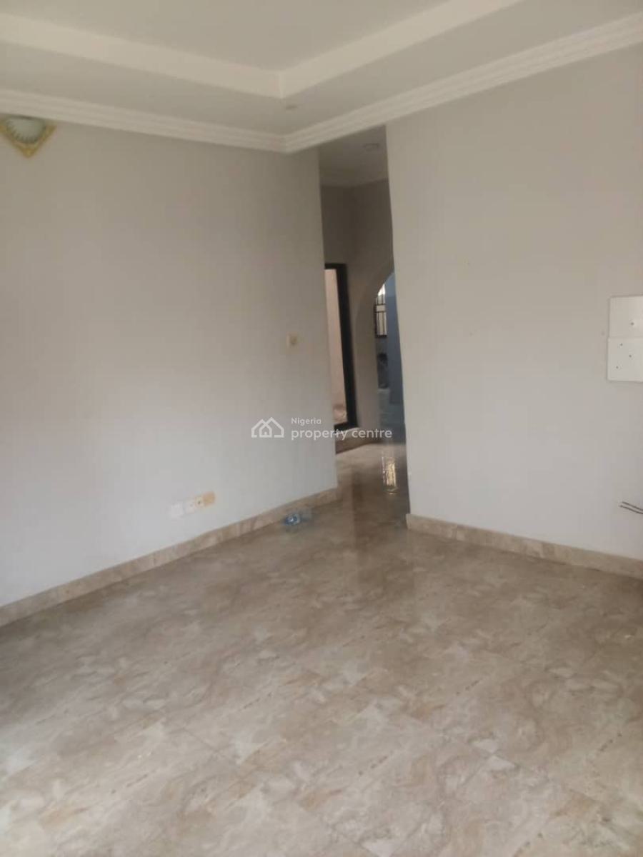 Spacious and Clean 2 Bedroom Flat, Lekki Phase 1, Lekki, Lagos, Flat / Apartment for Rent