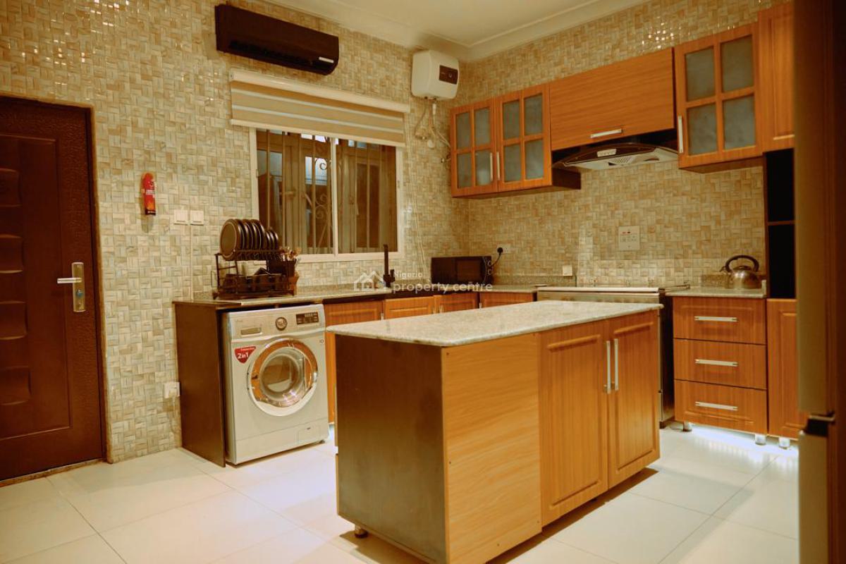 Exquisite 4-bedroom Duplex,self Compound, Bera Estate Chevron, Lekki, Lagos, Detached Duplex Short Let