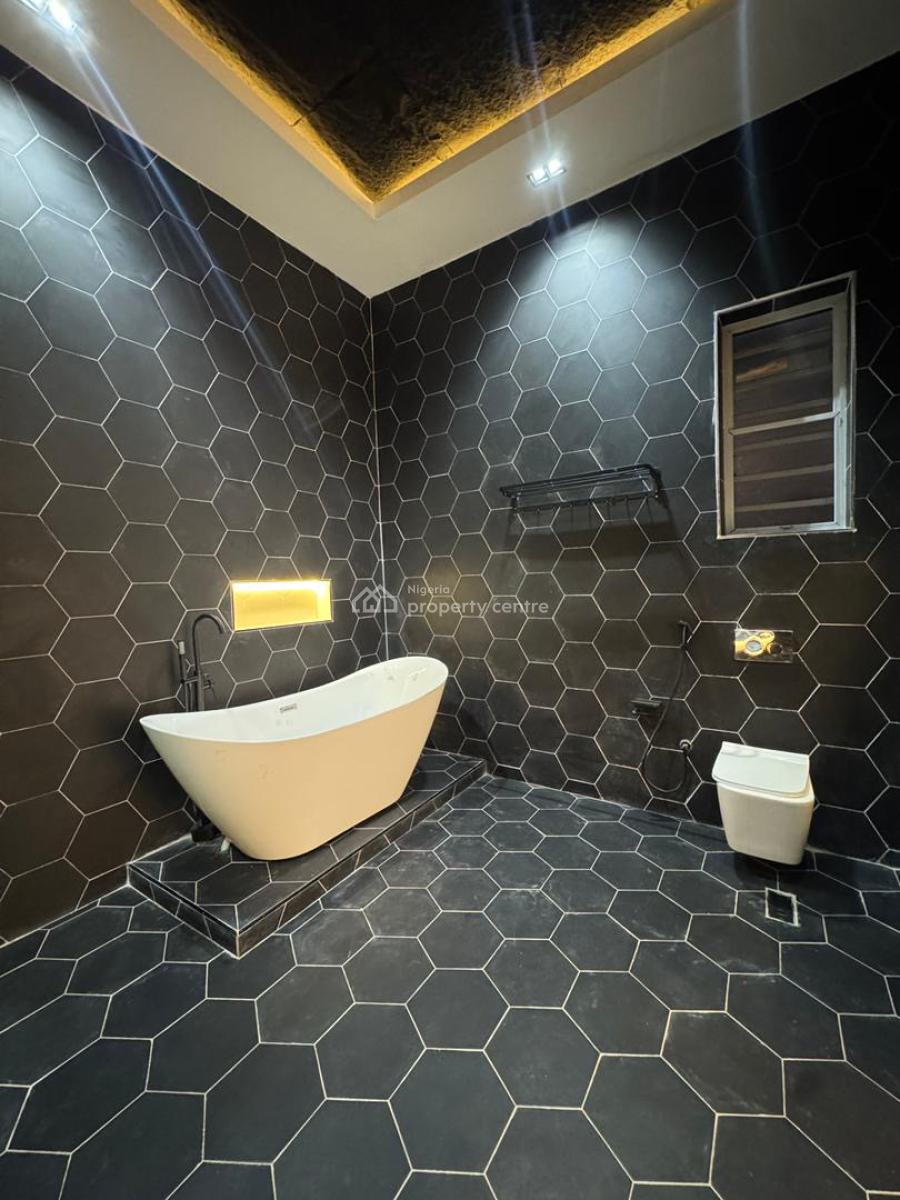 Magnificent 5  Beds with a Private Pool & Gym , Cinema & Elevator, Lekki Phase 1, Lekki, Lagos, House for Sale