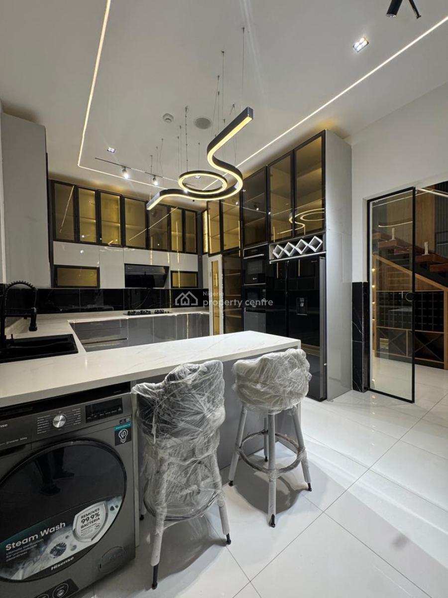 Magnificent 5  Beds with a Private Pool & Gym , Cinema & Elevator, Lekki Phase 1, Lekki, Lagos, House for Sale