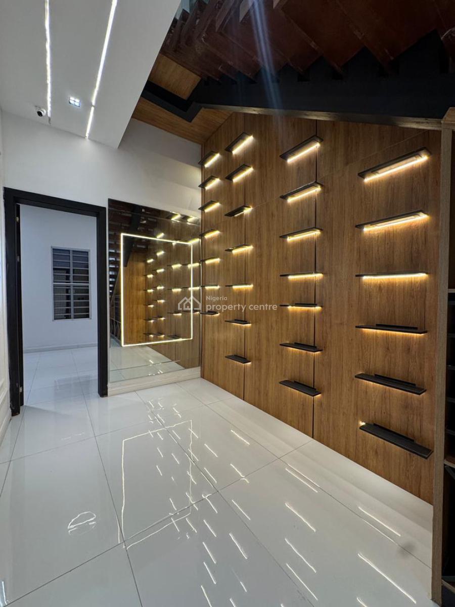 Magnificent 5  Beds with a Private Pool & Gym , Cinema & Elevator, Lekki Phase 1, Lekki, Lagos, House for Sale