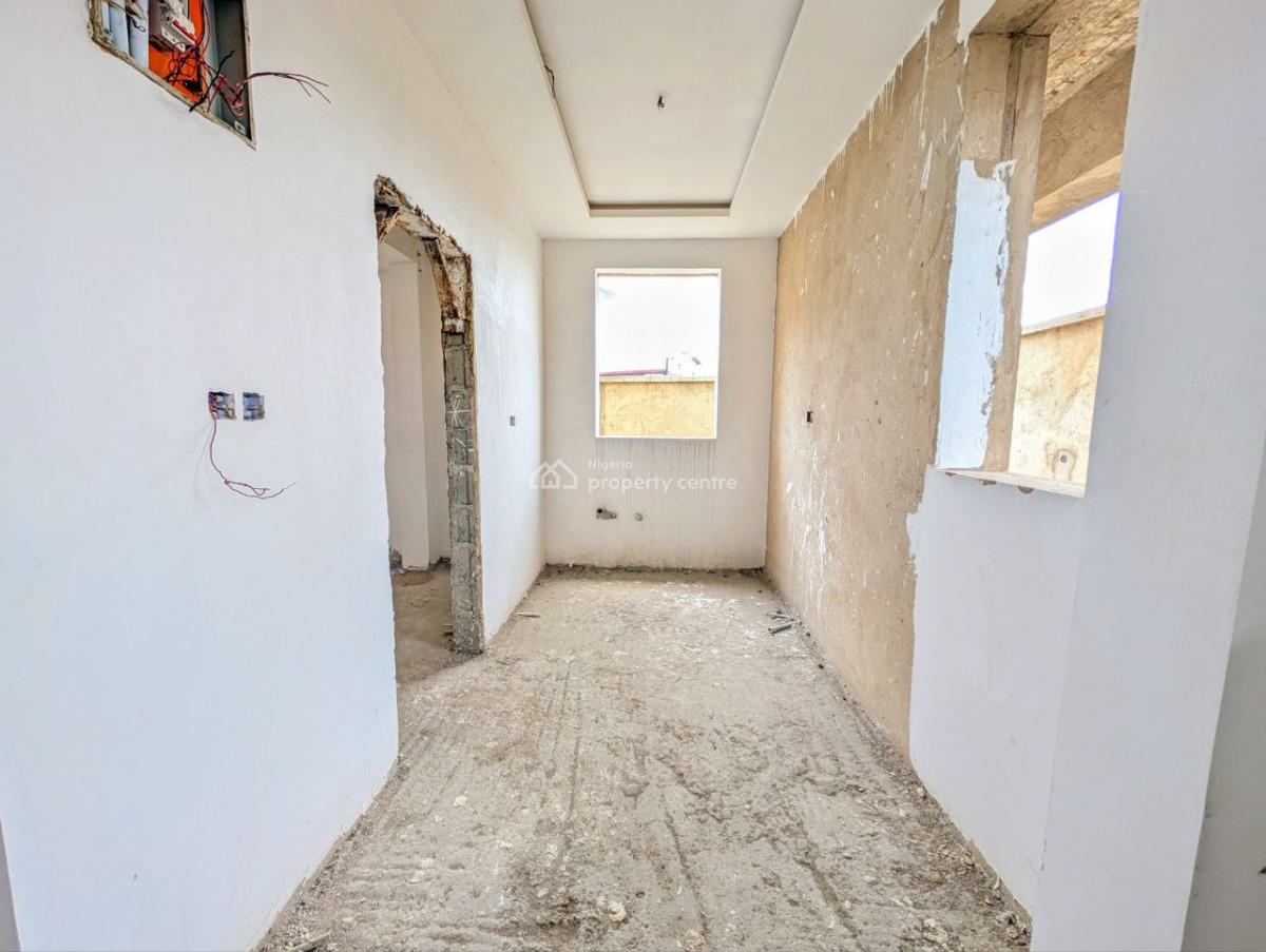 1 Bedroom Apartment in a Great Location, By Hotel Newcastle, Anthony, Maryland, Lagos, Flat / Apartment for Sale