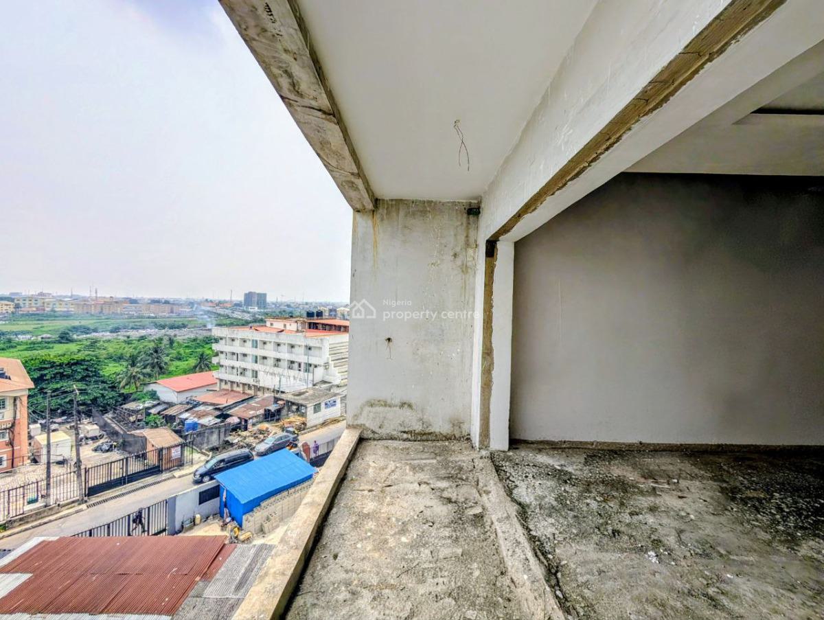 3 Bedroom Maisonette on 2nd Floor, By Hotel Newcastle, Anthony, Maryland, Lagos, Flat / Apartment for Sale