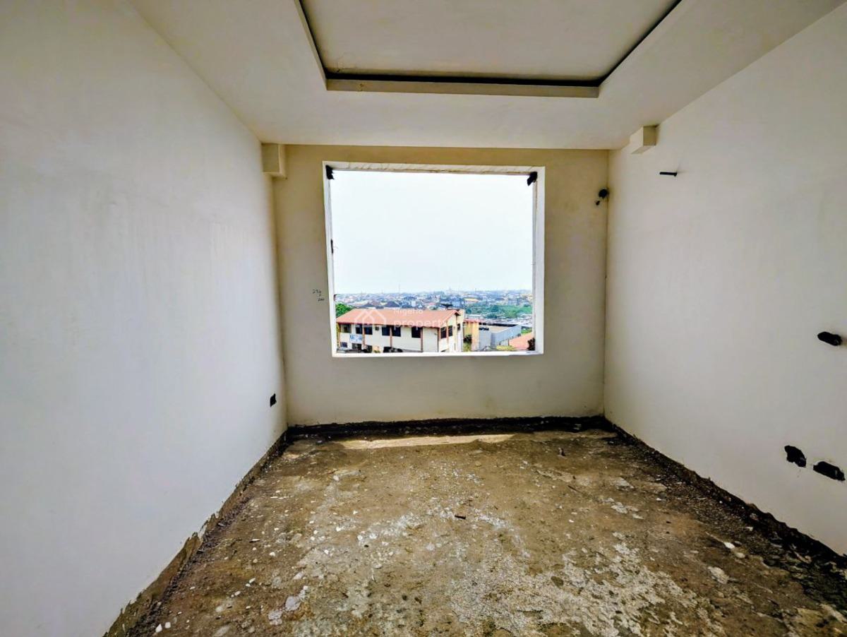 3 Bedroom Maisonette on 2nd Floor, By Hotel Newcastle, Anthony, Maryland, Lagos, Flat / Apartment for Sale