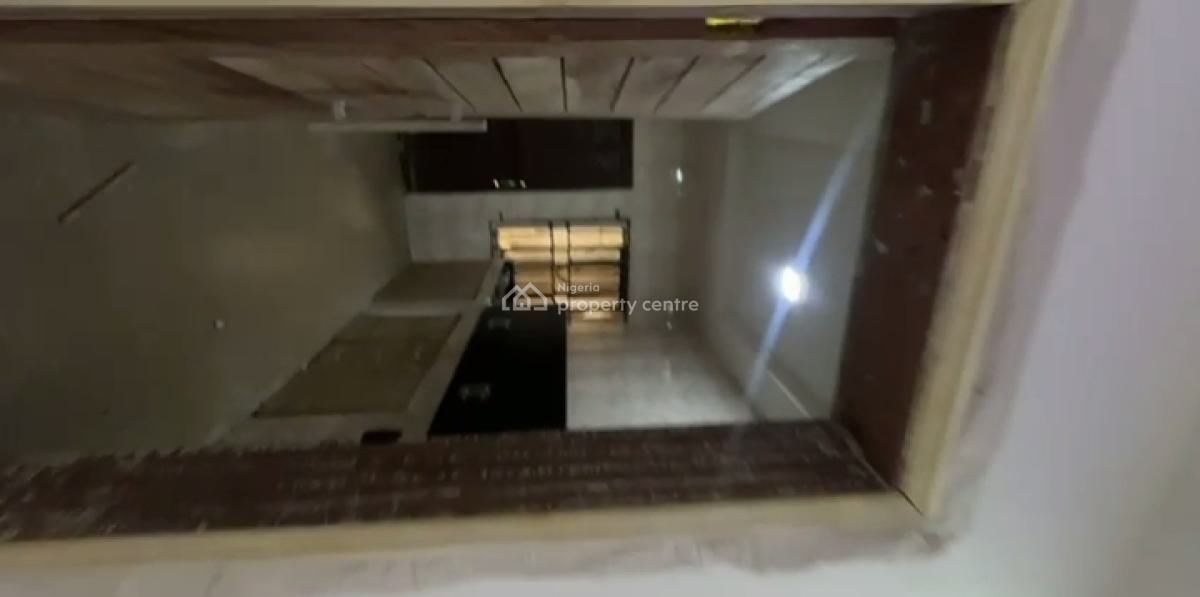Standard Spacious 3 Bedroom Ground Flat, Shomolu, Lagos, Flat / Apartment for Rent