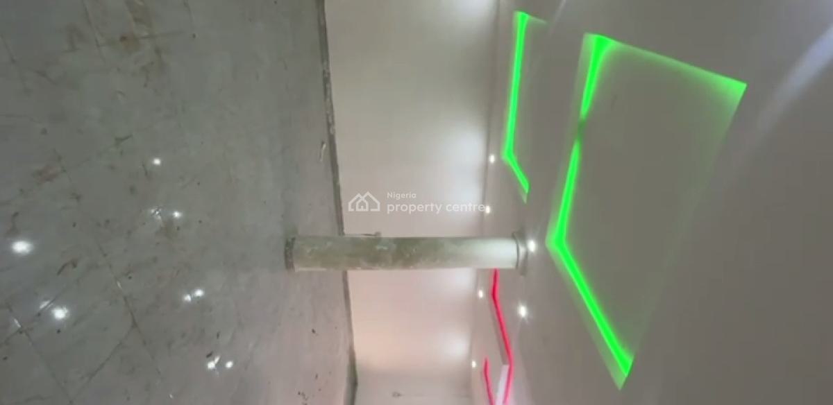 Standard Spacious 3 Bedroom Ground Flat, Shomolu, Lagos, Flat / Apartment for Rent