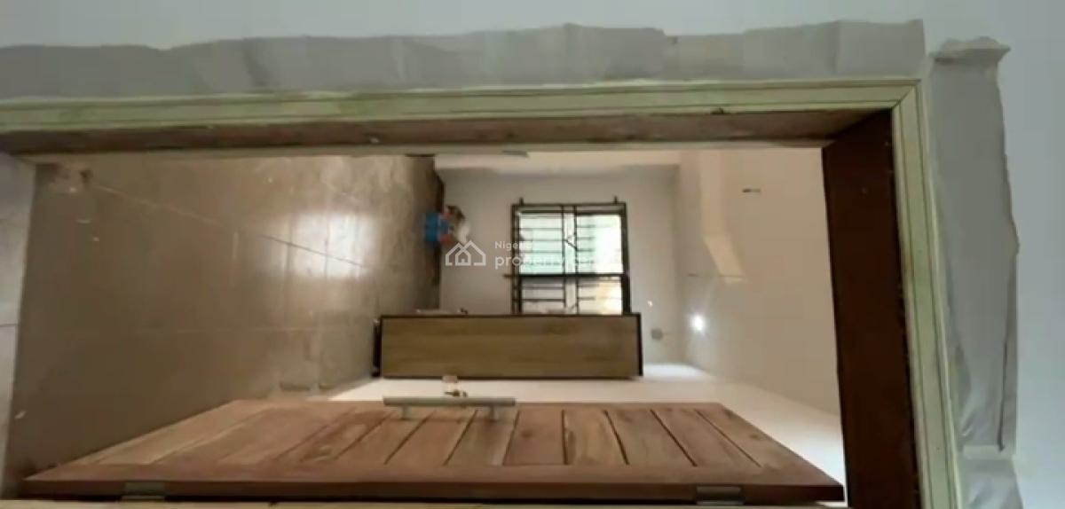 Standard Spacious 3 Bedroom Ground Flat, Shomolu, Lagos, Flat / Apartment for Rent