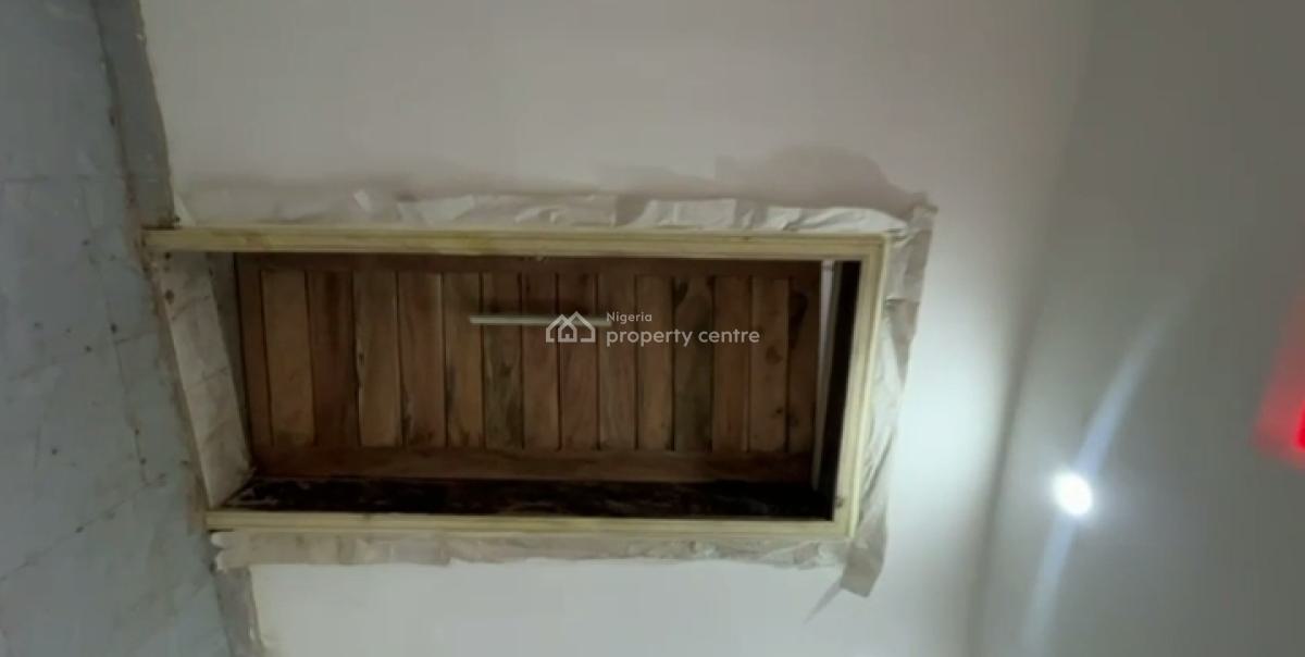 Standard Spacious 3 Bedroom Ground Flat, Shomolu, Lagos, Flat / Apartment for Rent