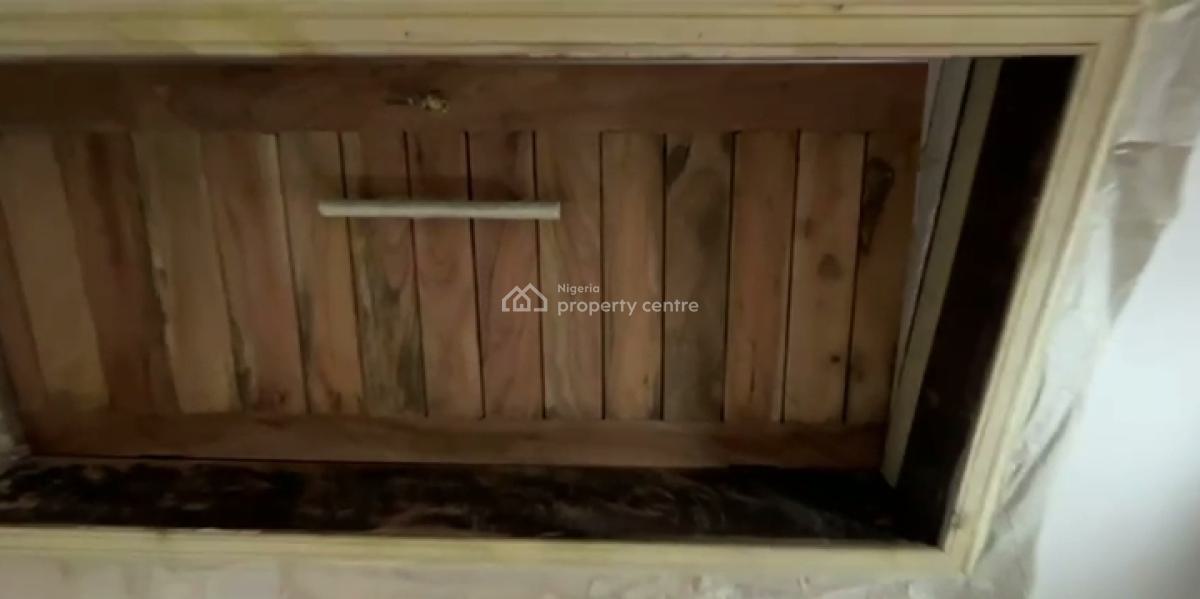 Standard Spacious 3 Bedroom Ground Flat, Shomolu, Lagos, Flat / Apartment for Rent