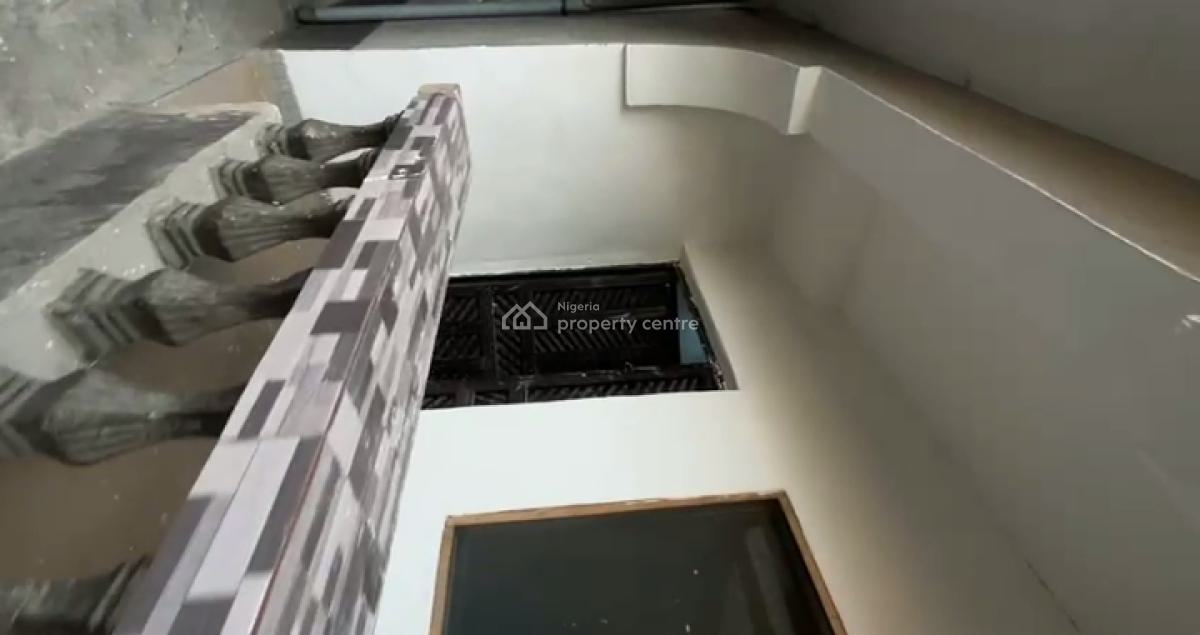 Standard Spacious 3 Bedroom Ground Flat, Shomolu, Lagos, Flat / Apartment for Rent