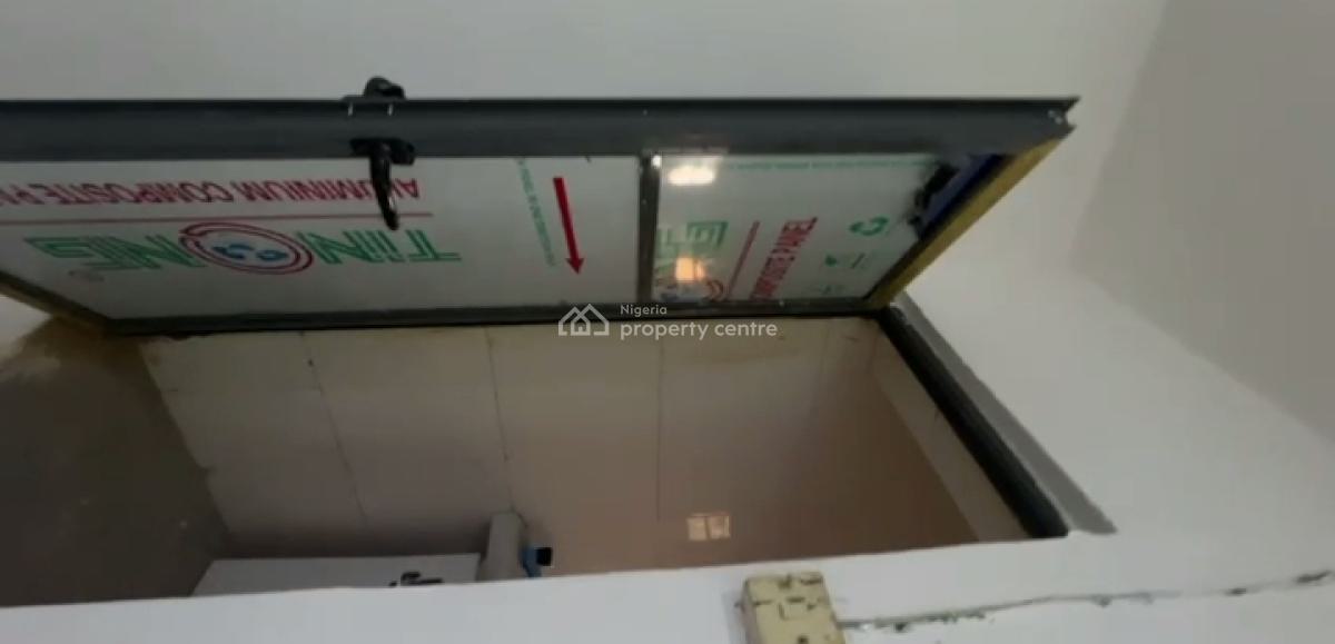 Standard Spacious 3 Bedroom Ground Flat, Shomolu, Lagos, Flat / Apartment for Rent