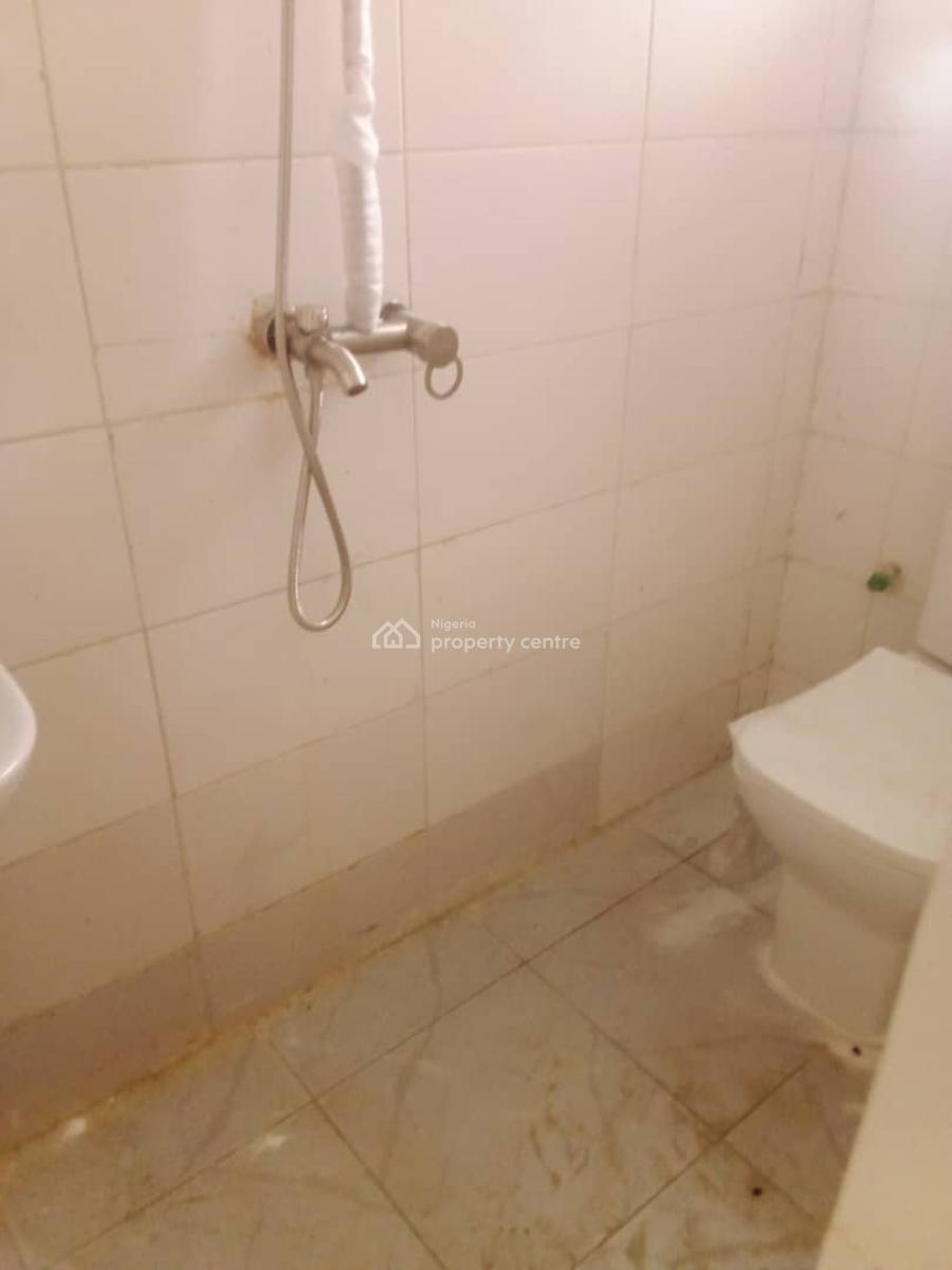 Standard 3 Bedrooms Flat, United, Ajah, Lagos, Flat / Apartment for Rent