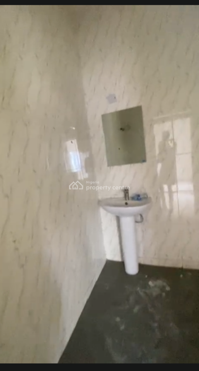 Spacious 1 Master Bedroom Apartment, Chevron Alternative, Lekki Phase 2, Lekki, Lagos, Flat / Apartment for Rent