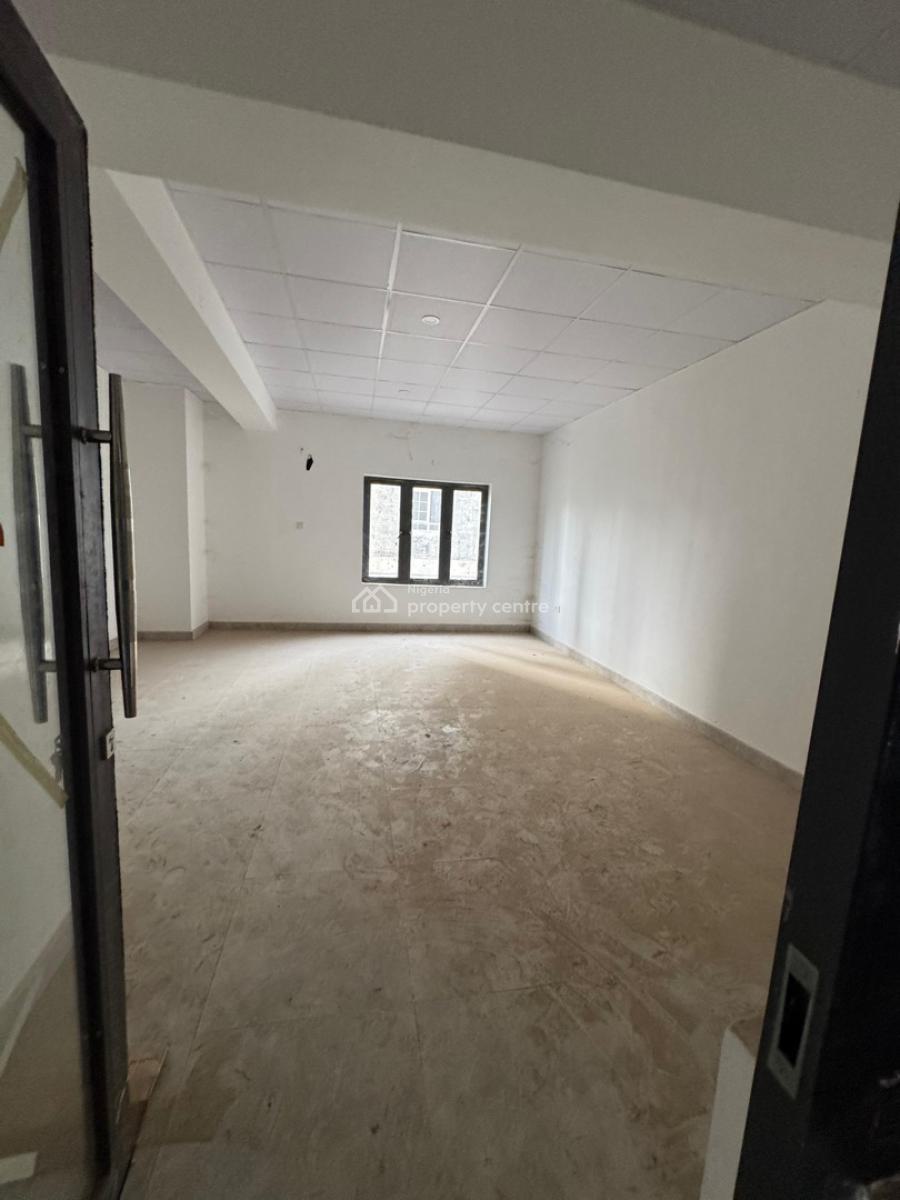 Beautiful  Serviced 33 Sqm Office Space ,ground Floor ,tarred Road, Mabushi, Abuja, Plaza / Complex / Mall for Rent