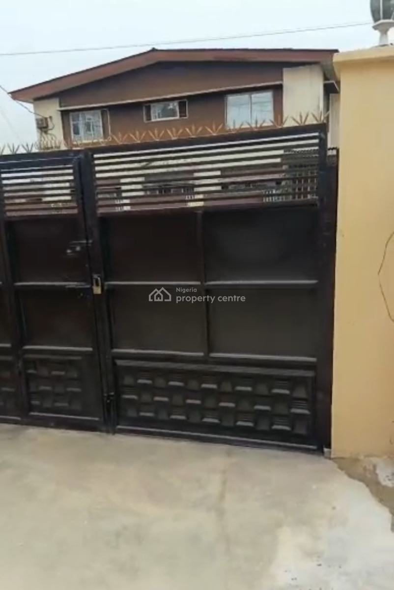 a Very Decent 3 Bedroom Apartment, Shasha, Alimosho, Lagos, Flat / Apartment for Rent