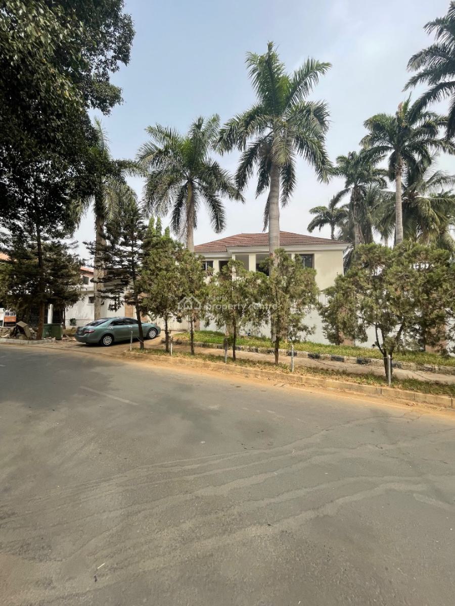 6-bedroom Detached  Duplex with 3room Boys Quarter Well Renovated, Maitama Main, Maitama District, Abuja, Detached Duplex for Rent